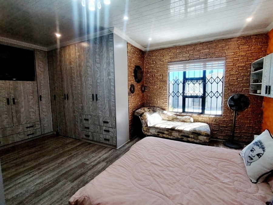 4 Bedroom Property for Sale in West Bank Eastern Cape